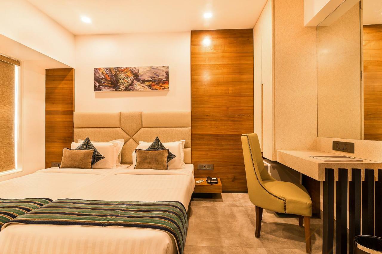 Hotel Wego Bombay Esterno foto